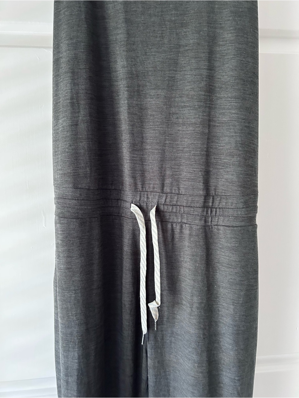 Vuori Lux Jumpsuit Charcoal Heather Racerback Jogger Romper Size Large - Picture 6 of 9